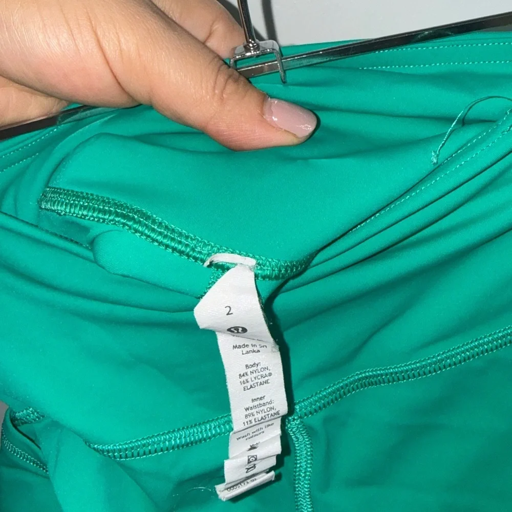 Lululemon Fast and Free 25” High-Rise leggings in Kelly Green size 2